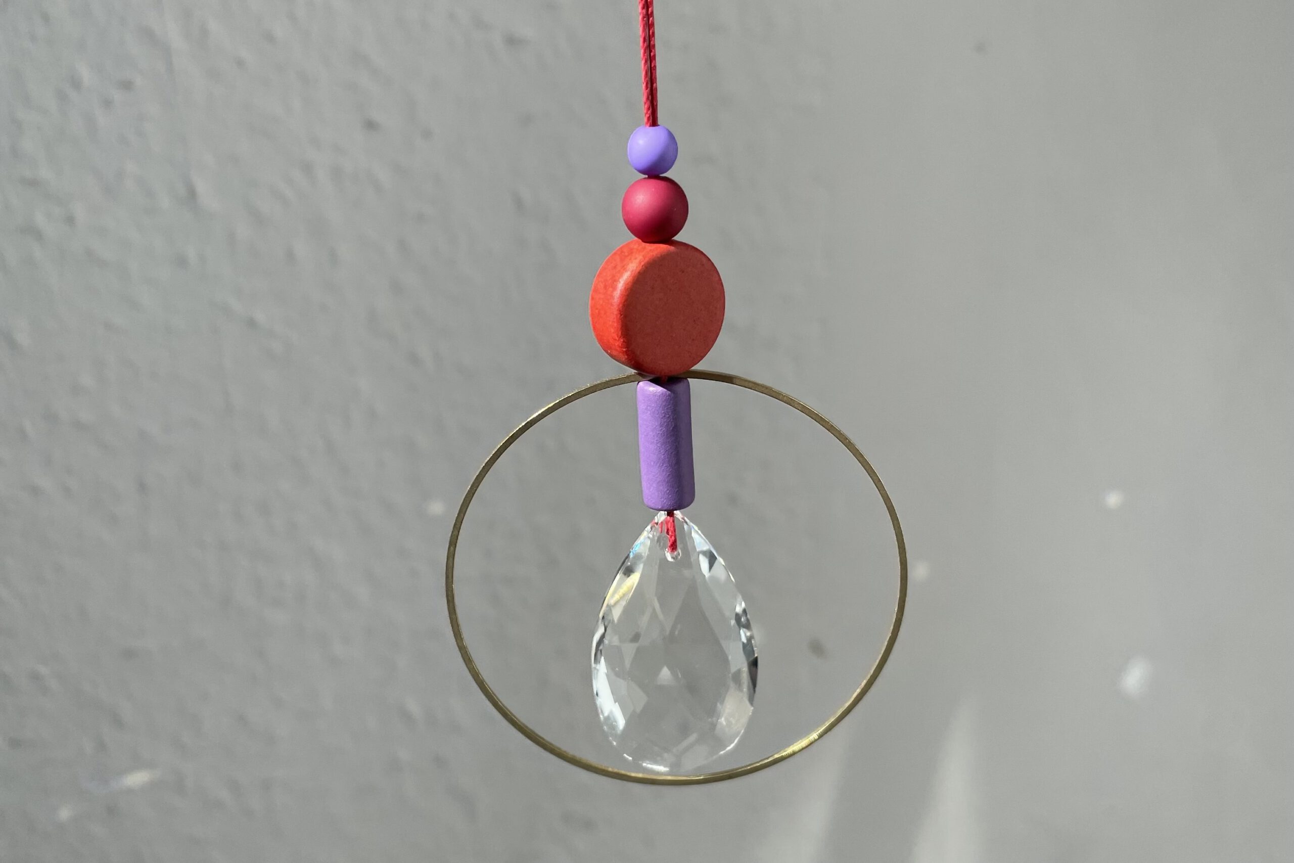 misuki Sonnenfänger rot-lila, Messingring